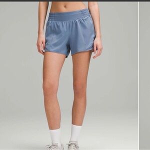 Lululemon Hotty Hot High-Rise Lined Short 4", size 8, Like New